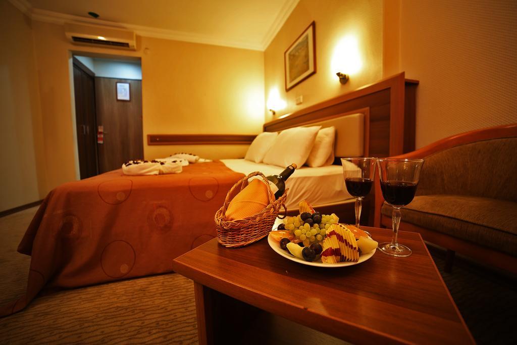 Hotel Villa Marina Bandirma Bagian luar foto